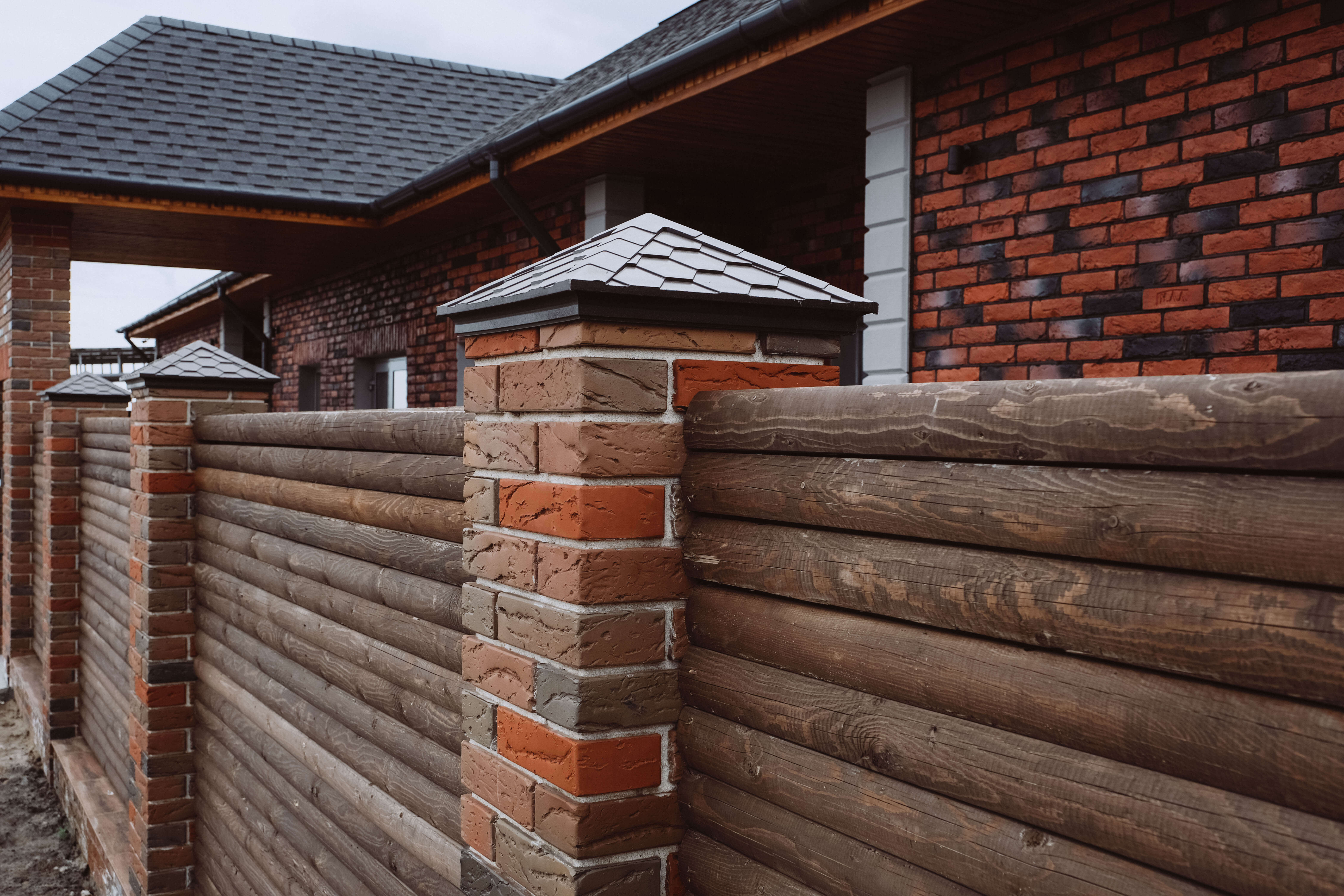 Колпак Zking Эверест Коричневый на столб 1.5х1.5 кирпича (390х390мм) в Красногорске фото