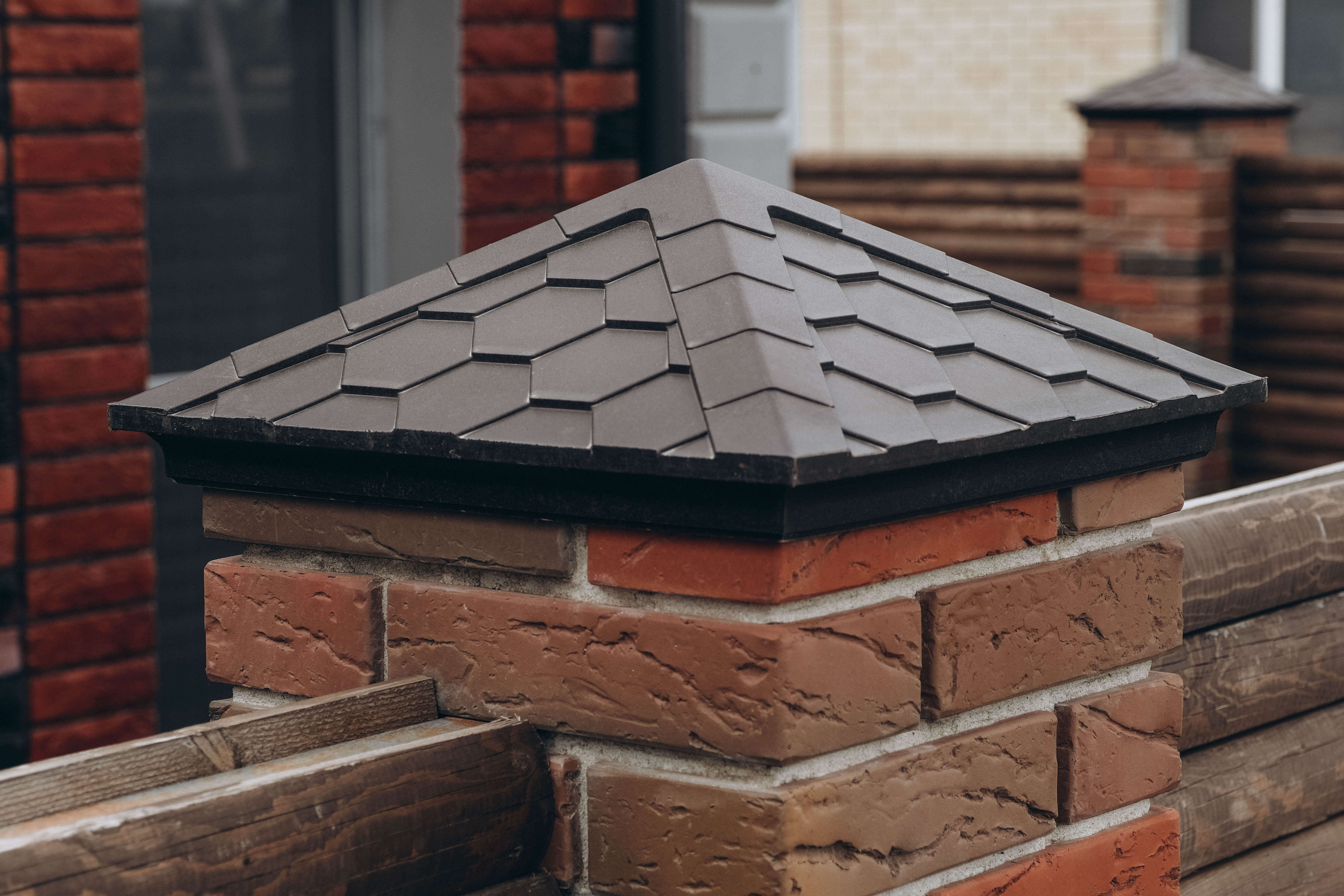 Колпак Zking Эверест Коричневый на столб 1.5х1.5 кирпича (390х390мм) в Красногорске фото